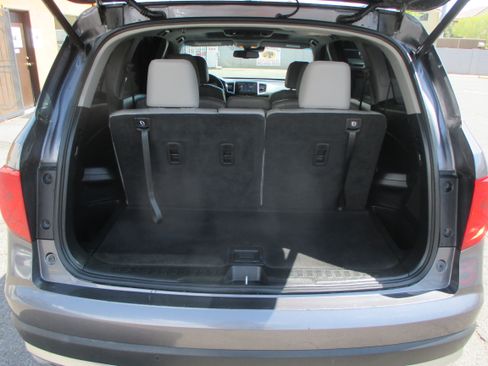Used 2017 Honda Pilot AWD Touring image 19