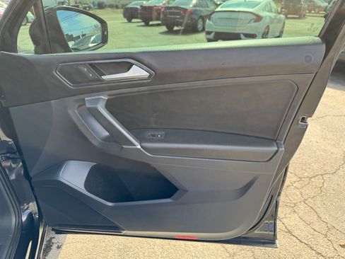Used 2018 Volkswagen Tiguan SEL image 15