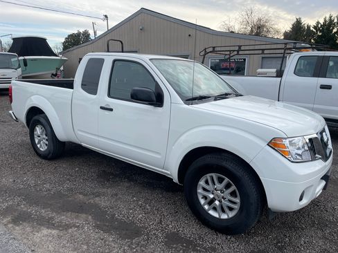Used 2019 Nissan Frontier image 6