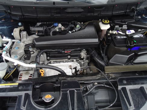 Used 2016 Nissan Rogue S image 19