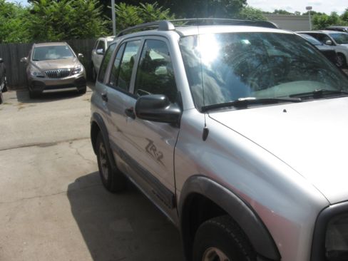 Used 2002 Chevrolet Tracker 4WD ZR2 image 3