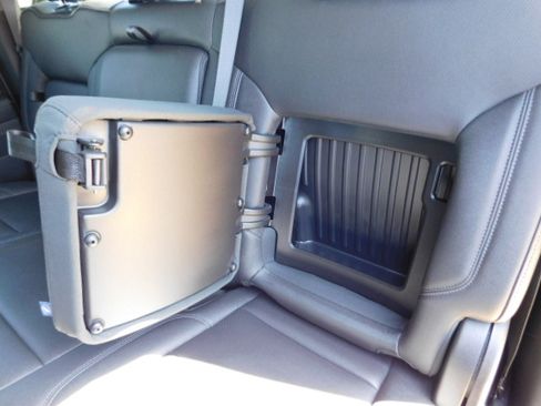 Used 2025 GMC Sierra 1500 SLT image 21