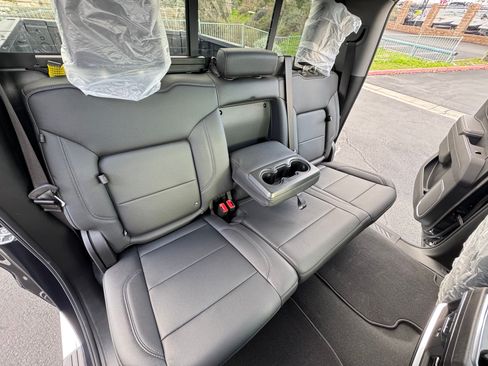 Used 2025 GMC Sierra 1500 SLT image 16