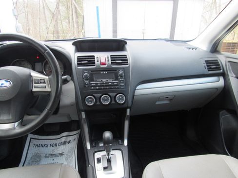 Used 2014 Subaru Forester 2.5i Limited image 21