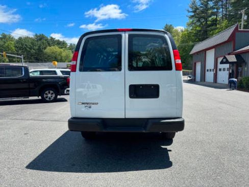 Used 2021 Chevrolet Express 2500 image 5