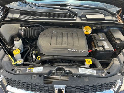 Used 2016 Dodge Grand Caravan American Value Package image 9