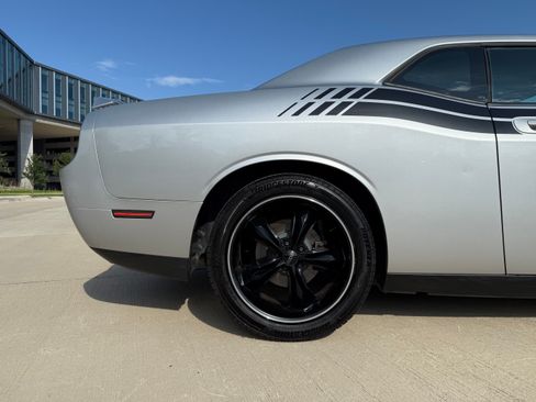 Used 2010 Dodge Challenger R/T image 19