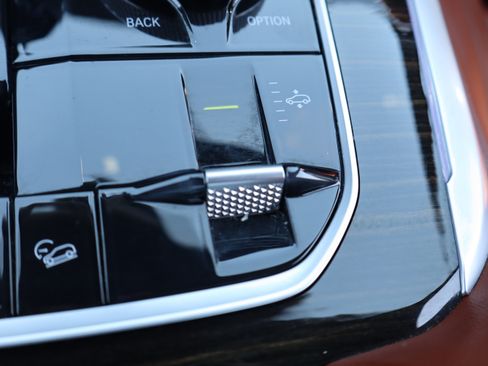 Used 2020 BMW X7 xDrive40i w/ M-Sport Package image 49