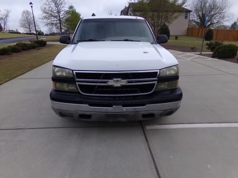 Used 2006 Chevrolet Silverado 1500 W/T RWD image 8