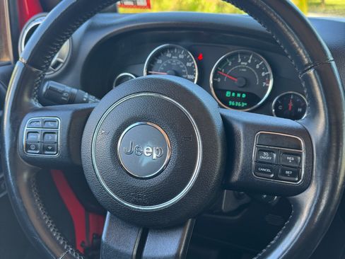 Used 2014 Jeep Wrangler 4WD Rubicon image 22