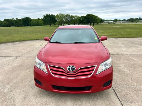 Used 2011 Toyota Camry FWD image 2