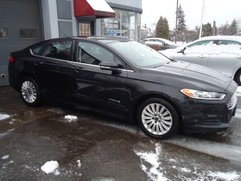 Used 2014 Ford Fusion SE image 4