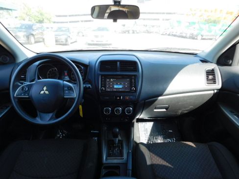 Used 2018 Mitsubishi Outlander Sport ES image 12