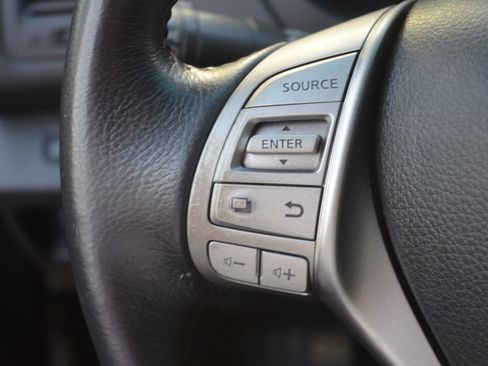 Used 2015 Nissan Altima 2.5 SV image 15