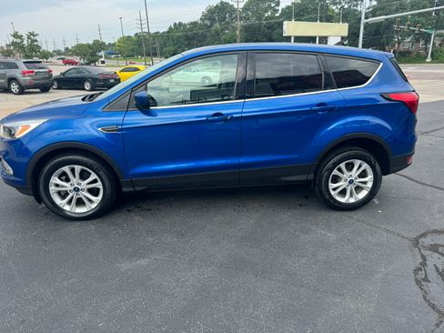 Used 2019 Ford Escape 4WD SE image 2