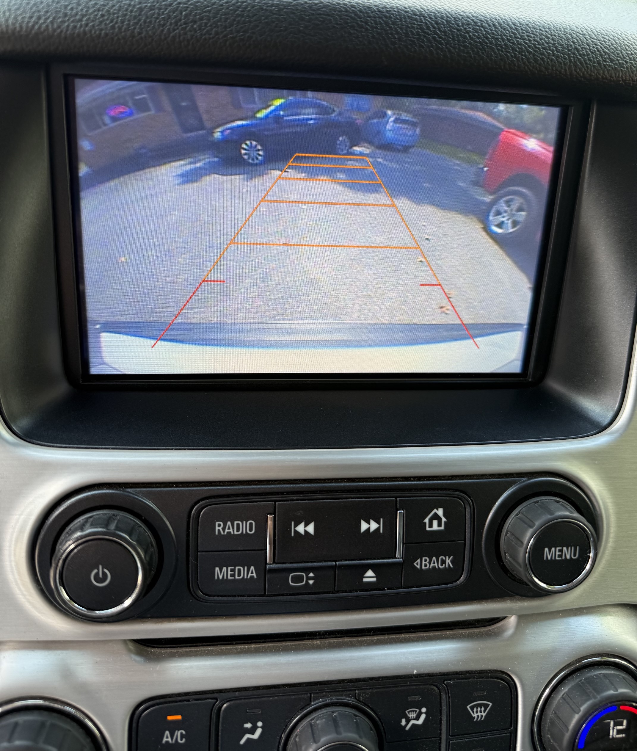Used 2016 GMC Yukon XL 2WD SLT image 16