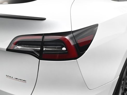 Used 2021 Tesla Model Y Performance image 15
