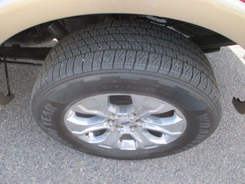 Used 2013 Ford F150 Lariat image 24