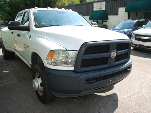 Used 2016 RAM 3500 ST image 2
