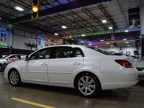 Used 2006 Toyota Avalon XLS image 12