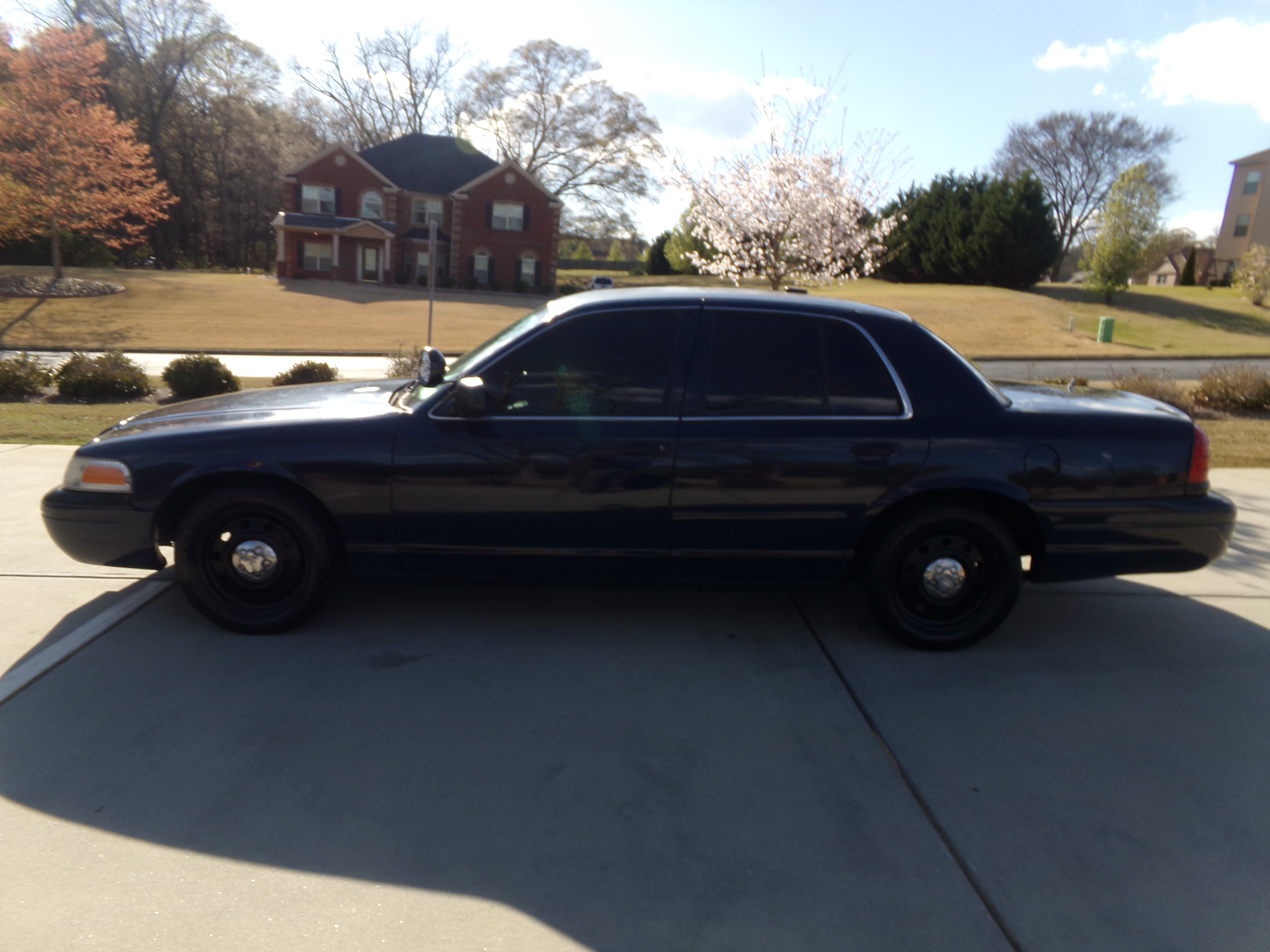 Used 2007 Ford Crown Victoria Police Interceptor RWD image 2