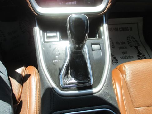 Used 2021 Subaru Outback Touring AWD/4WD image 15