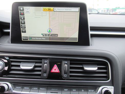 Used 2021 Genesis G70 2.0T Elite image 15