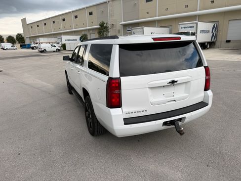 Used 2015 Chevrolet Suburban LS RWD image 33