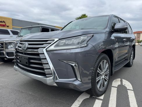 Used 2016 Lexus LX 570 image 5