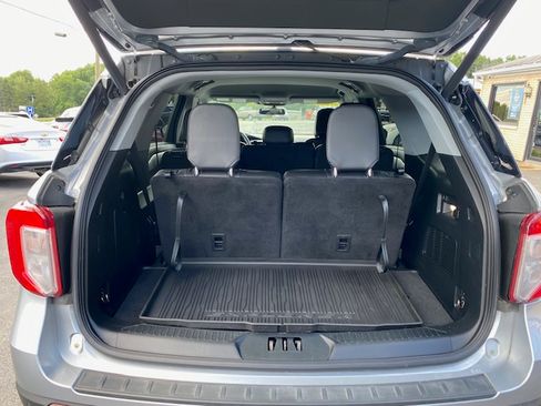Used 2022 Ford Explorer XLT image 23