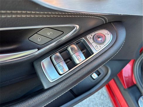 Used 2020 Mercedes-Benz C 300 image 22