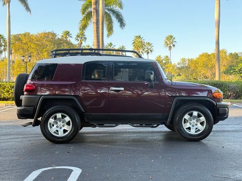 Used 2007 Toyota FJ Cruiser image 6