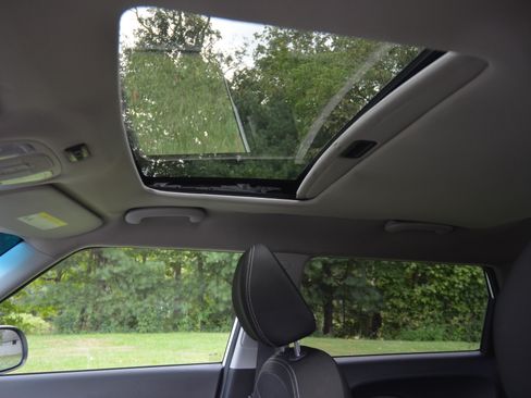 Used 2016 Kia Soul image 11