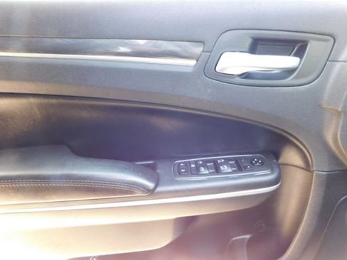 Used 2021 Chrysler 300 Touring image 13