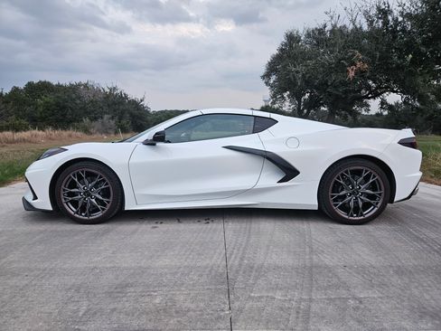 Used 2025 Chevrolet Corvette w/1LT image 5