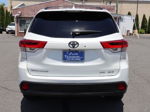 Used 2019 Toyota Highlander AWD XLE V6 image 7