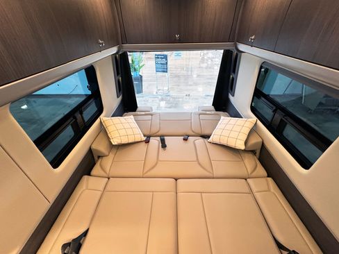 Used 2025 Mercedes-Benz Sprinter 3500 image 48