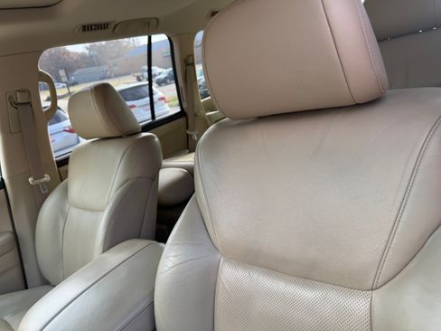 Used 2009 Lexus LX 570 image 14