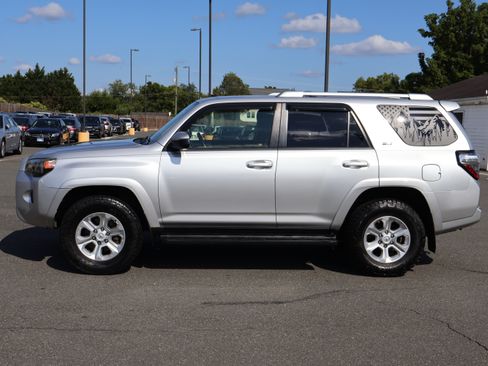 Used 2014 Toyota 4Runner SR5 image 5