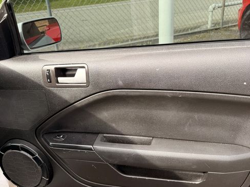 Used 2005 Ford Mustang GT RWD image 8