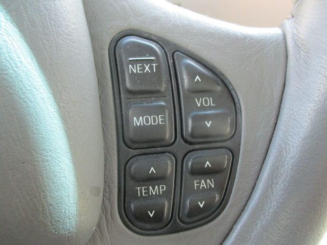 Used 2000 Lincoln Town Car Signature RWD image 25