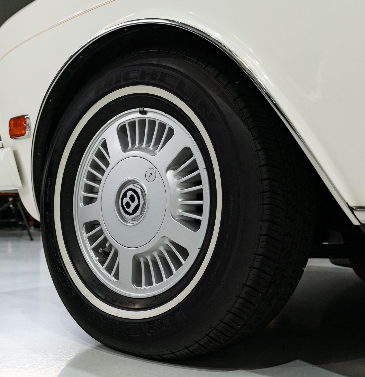 Used 1989 Bentley Continental RWD image 13