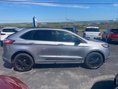 Used 2022 Ford Edge AWD SE image 4