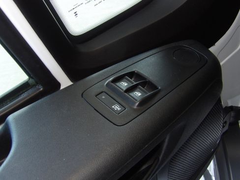 Used 2025 RAM ProMaster 2500 136 FWD image 17