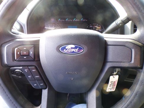 Used 2019 Ford F350 4x4 Crew Cab DRW Super Duty image 9
