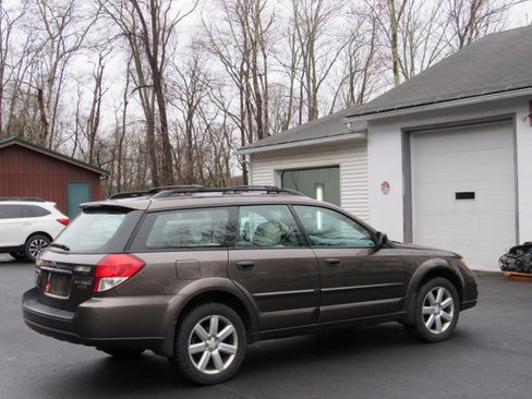 Used 2009 Subaru Outback 2.5i Premium image 8