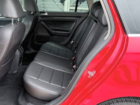 Used 2012 Volkswagen Jetta TDI image 12