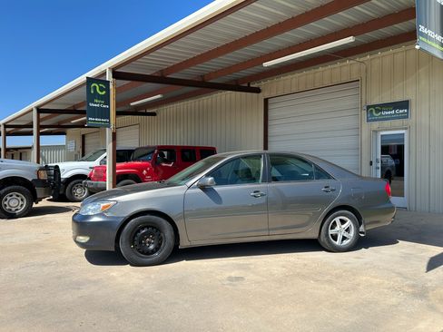 Used 2003 Toyota Camry SE image 2