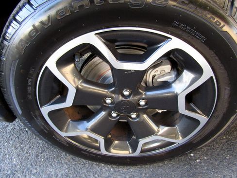 Used 2013 Subaru XV Crosstrek 2.0i Premium image 11