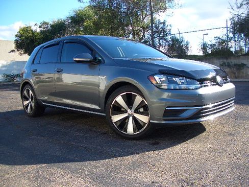 Used 2019 Volkswagen Golf 4-Door FWD image 1